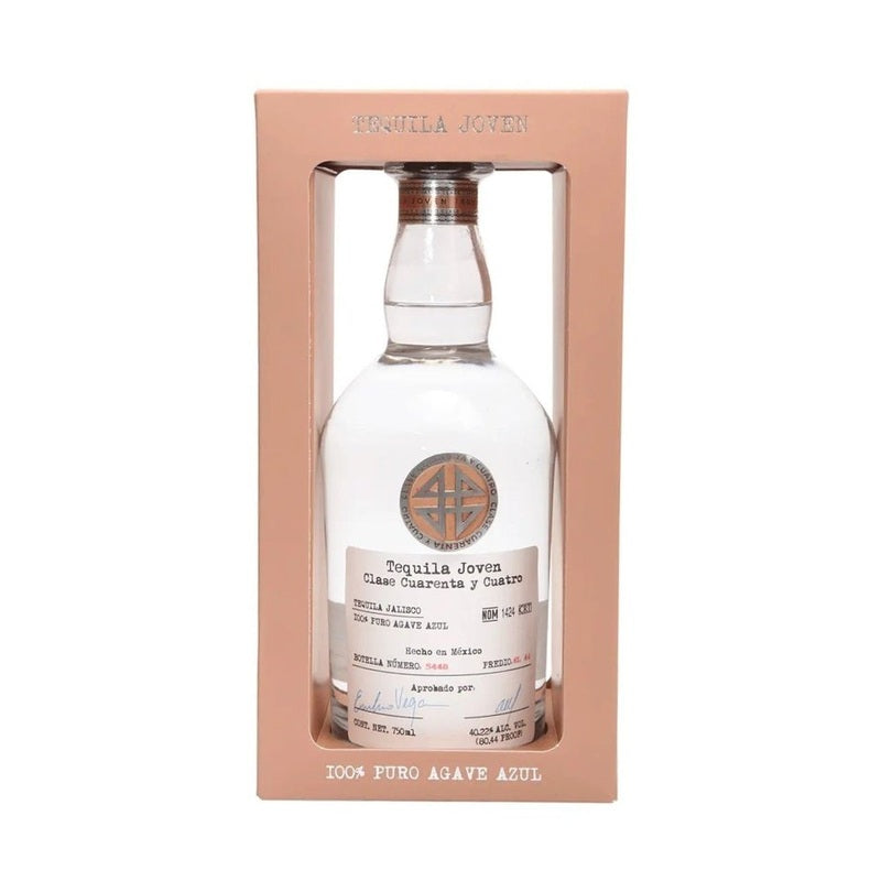 Clase Cuarenta y Cuatro Joven Tequila - ForTequilaLovers.com